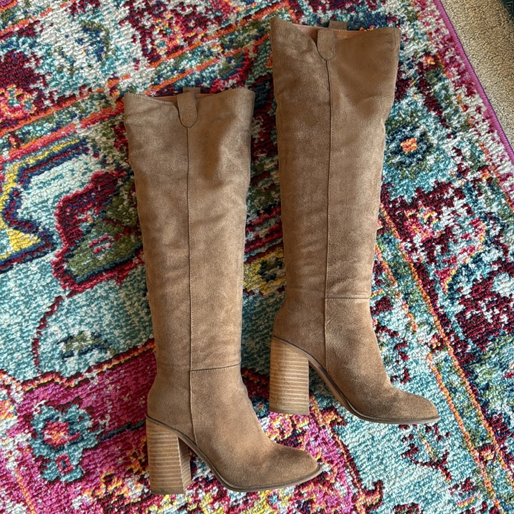 Women’s Knee High Boots - Block Heel, Suede